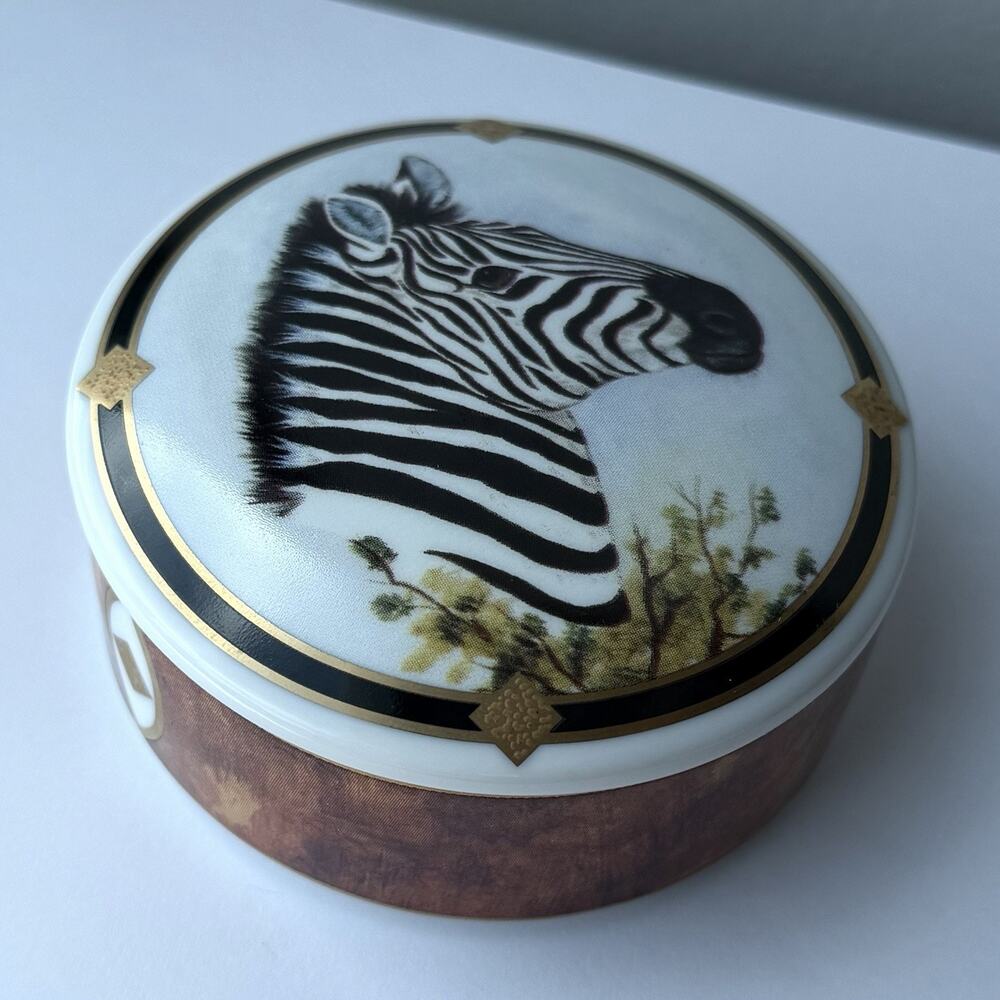 Vintage Lynn Chase 1995 Trinket Box African Portraits Zebra & Bird Inside 3.5”